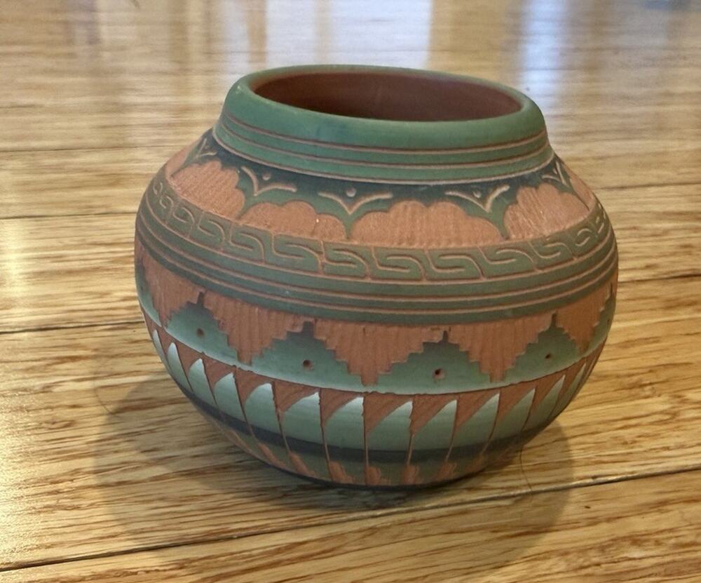 Hand-Painted & Etched Pottery Vase Signed by Navajo Artist Hilda Whitegoat 4”